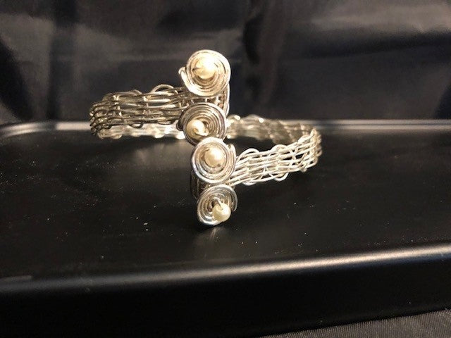 Bracelet - Wire Rap w/Fresh Water Pearls