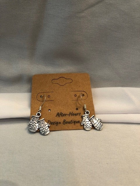 Earrings-Christmas - Mittens